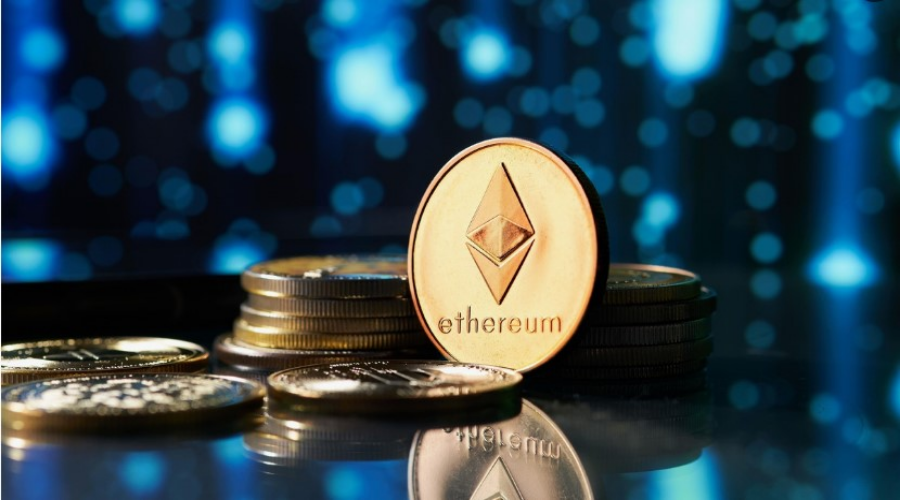 Santiment analysts explained the decline in Ether reserves on exchanges.