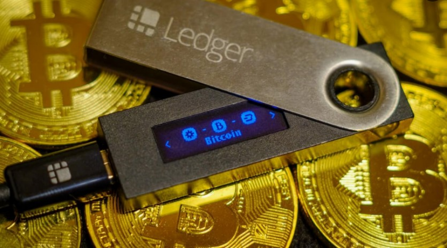 An investor lost 80 bitcoins after purchasing a Ledger wallet.